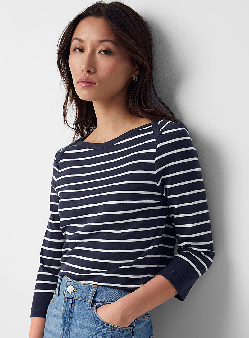 Contemporaine: Le t-shirt marinière col bateau Bleu pour femme