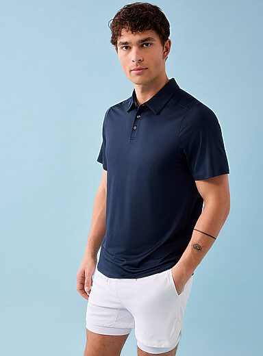 Le polo de sport microperfor&eacute; fluide