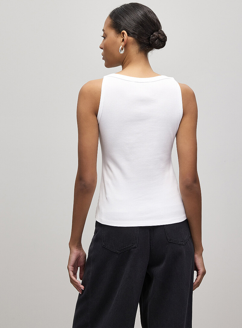 Contemporaine: La camisole c&ocirc;tel&eacute;e ajust&eacute;e col bateau Blanc pour femme