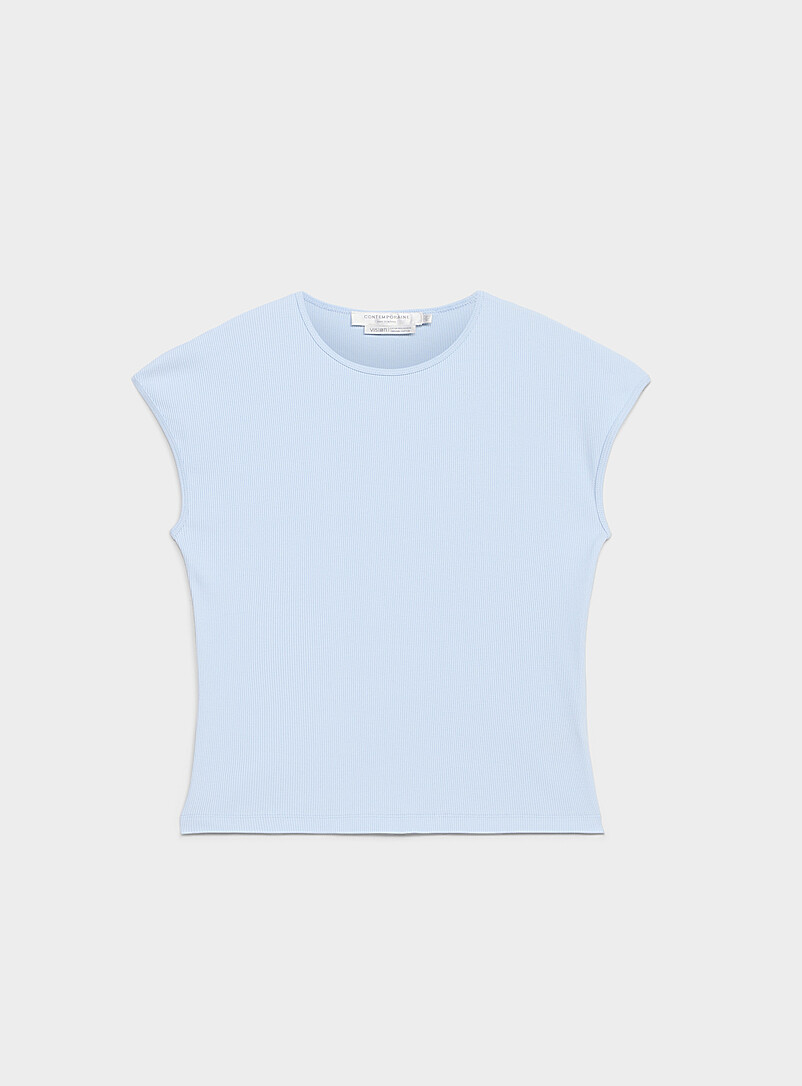 Contemporaine: Le t-shirt c&ocirc;tel&eacute; ajust&eacute; manches cape Blanc pour femme