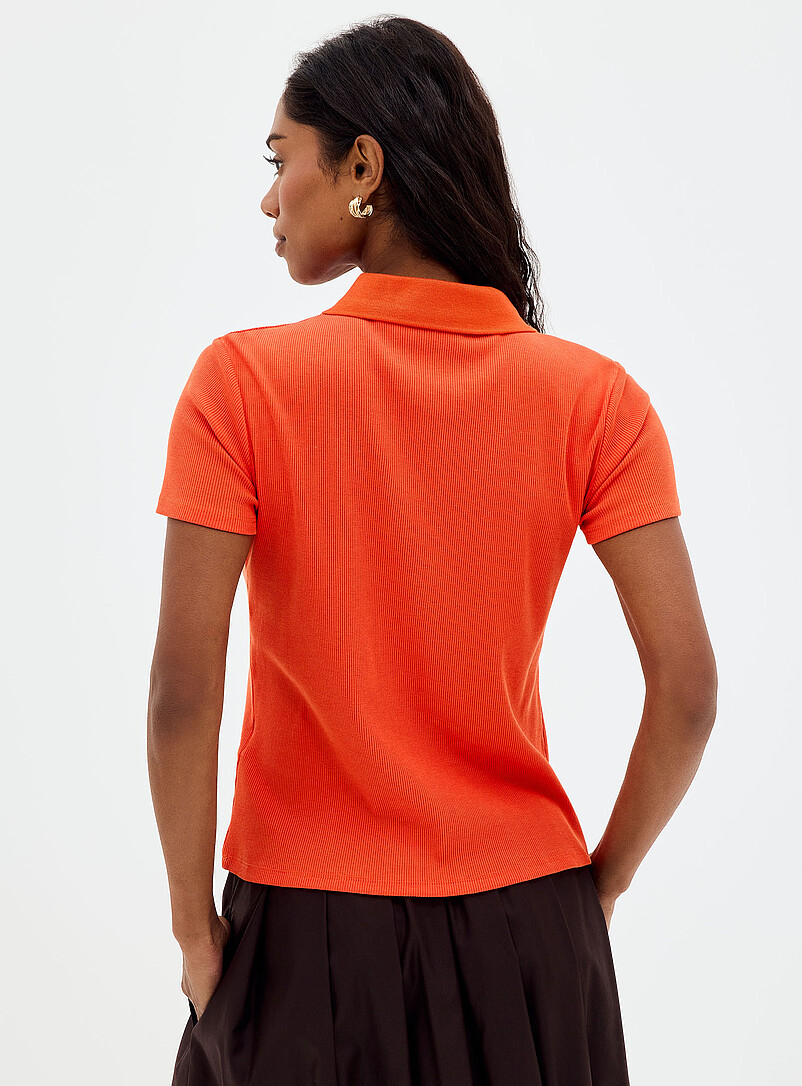 Contemporaine Black Plain ribbed fitted polo shirt for women
