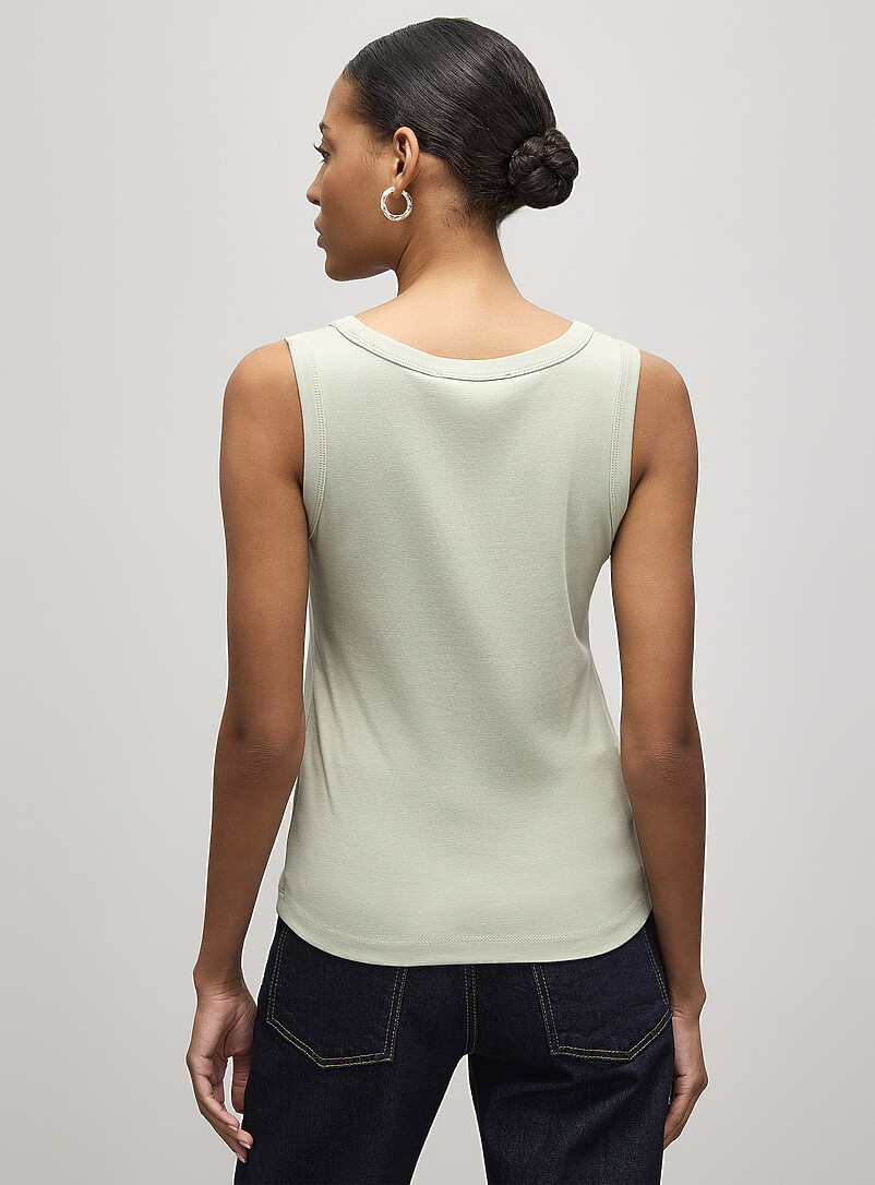 Contemporaine: La camisole ajust&eacute;e col d&eacute;gag&eacute; Vert pistache - Menthe pour femme