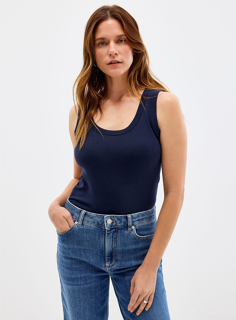 Contemporaine: La camisole ajust&eacute;e col d&eacute;gag&eacute; Vert pistache - Menthe pour femme