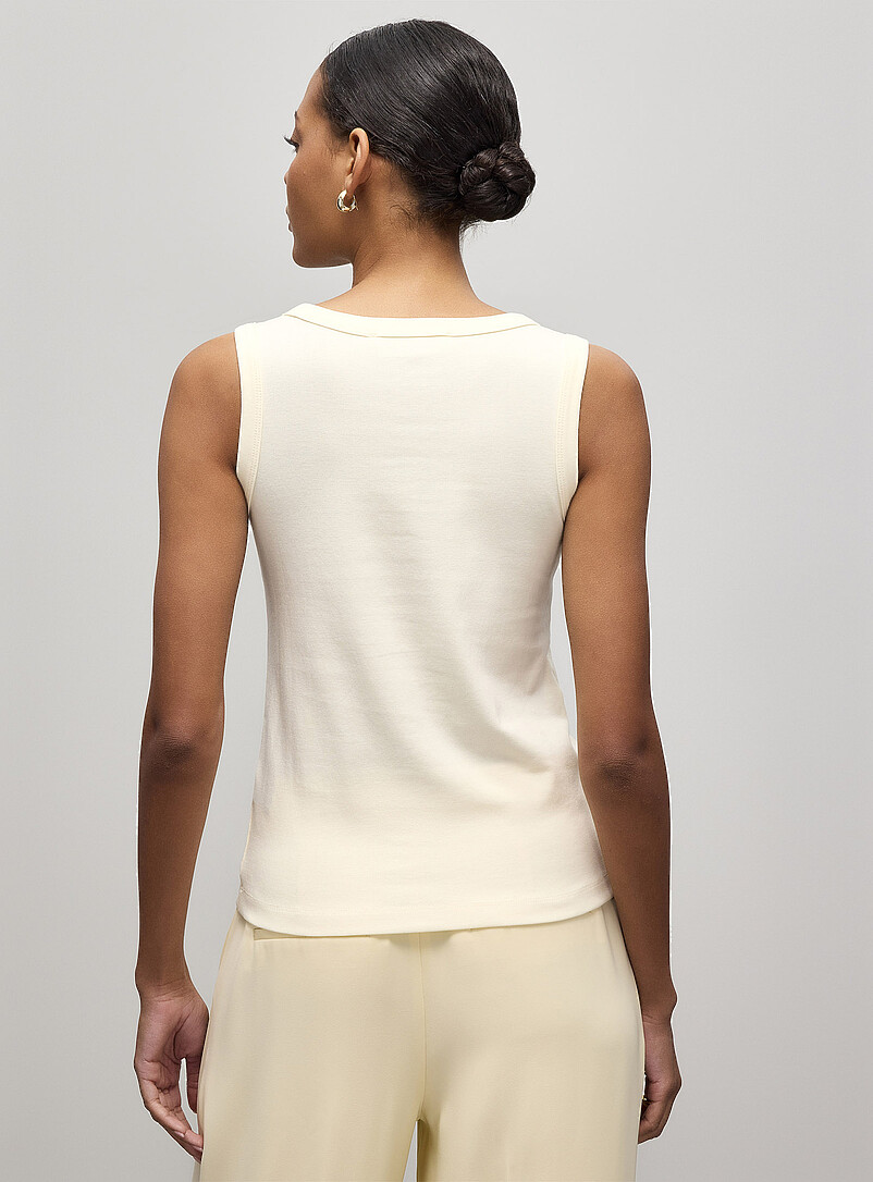 Contemporaine: La camisole ajust&eacute;e col d&eacute;gag&eacute; Vert pistache - Menthe pour femme