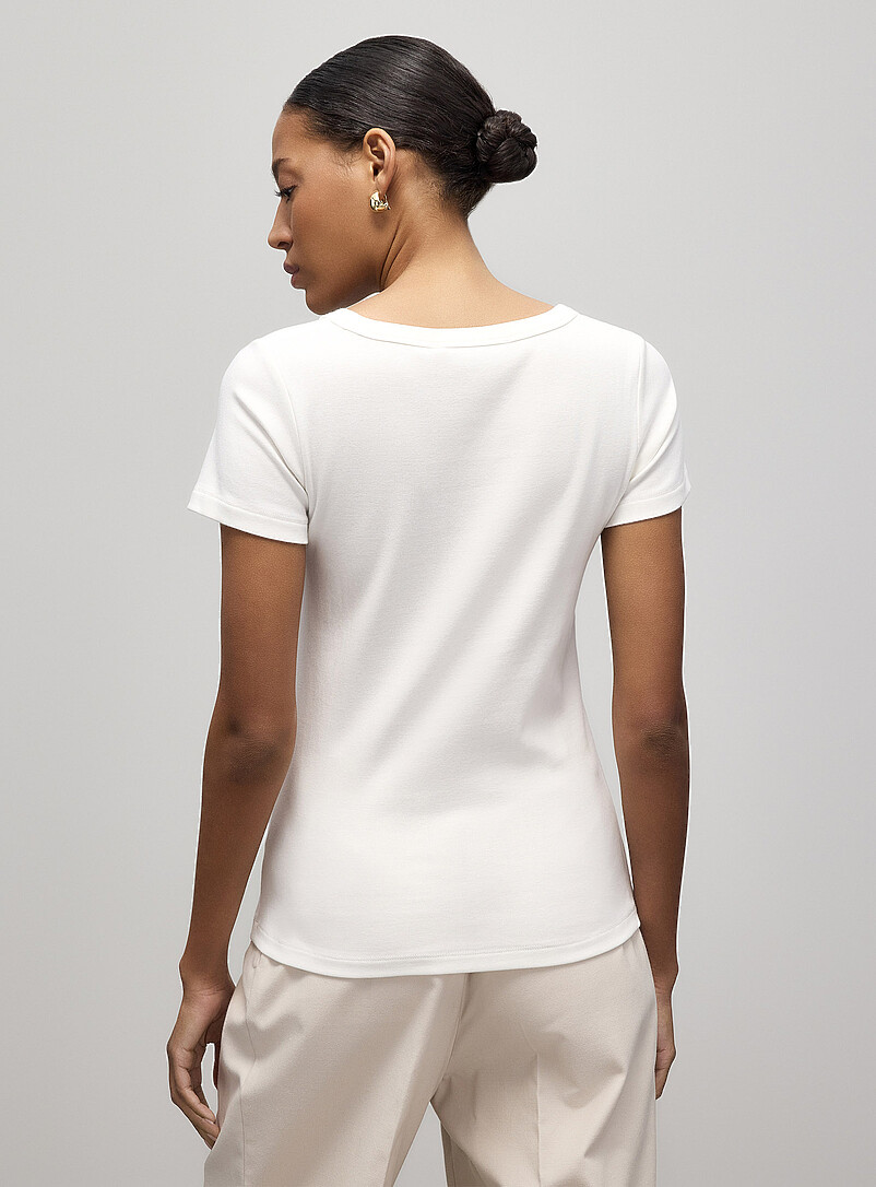 Contemporaine Off White Scoop-neck fitted T-shirt for women