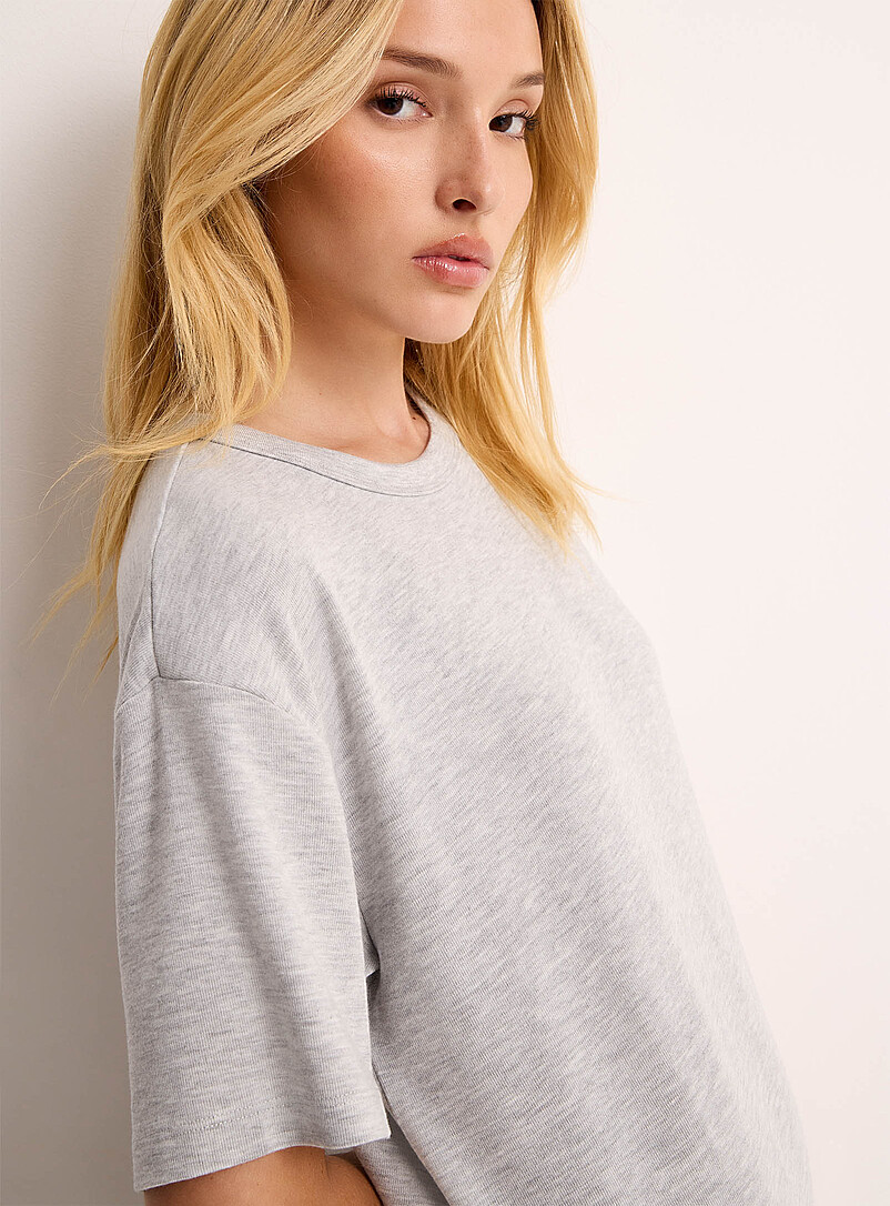 Miiyu: La longue robe de nuit ample tomb&eacute; lourd Gris clair pour femme