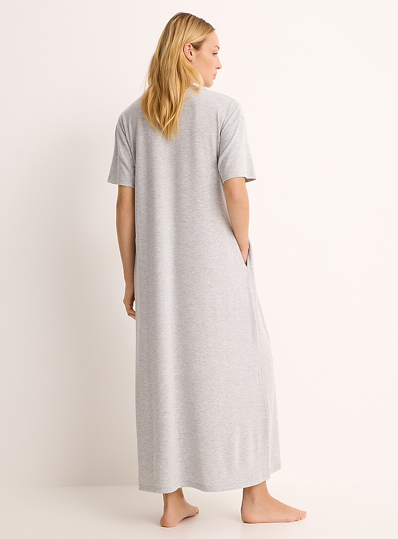 Miiyu: La longue robe de nuit ample tomb&eacute; lourd Gris clair pour femme