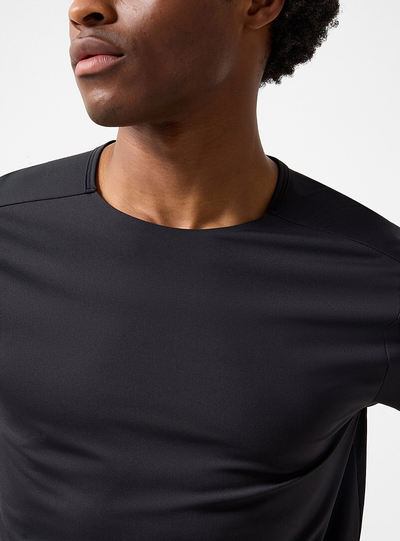 I.FIV5: Le t-shirt dos microperfor&eacute; Noir pour homme