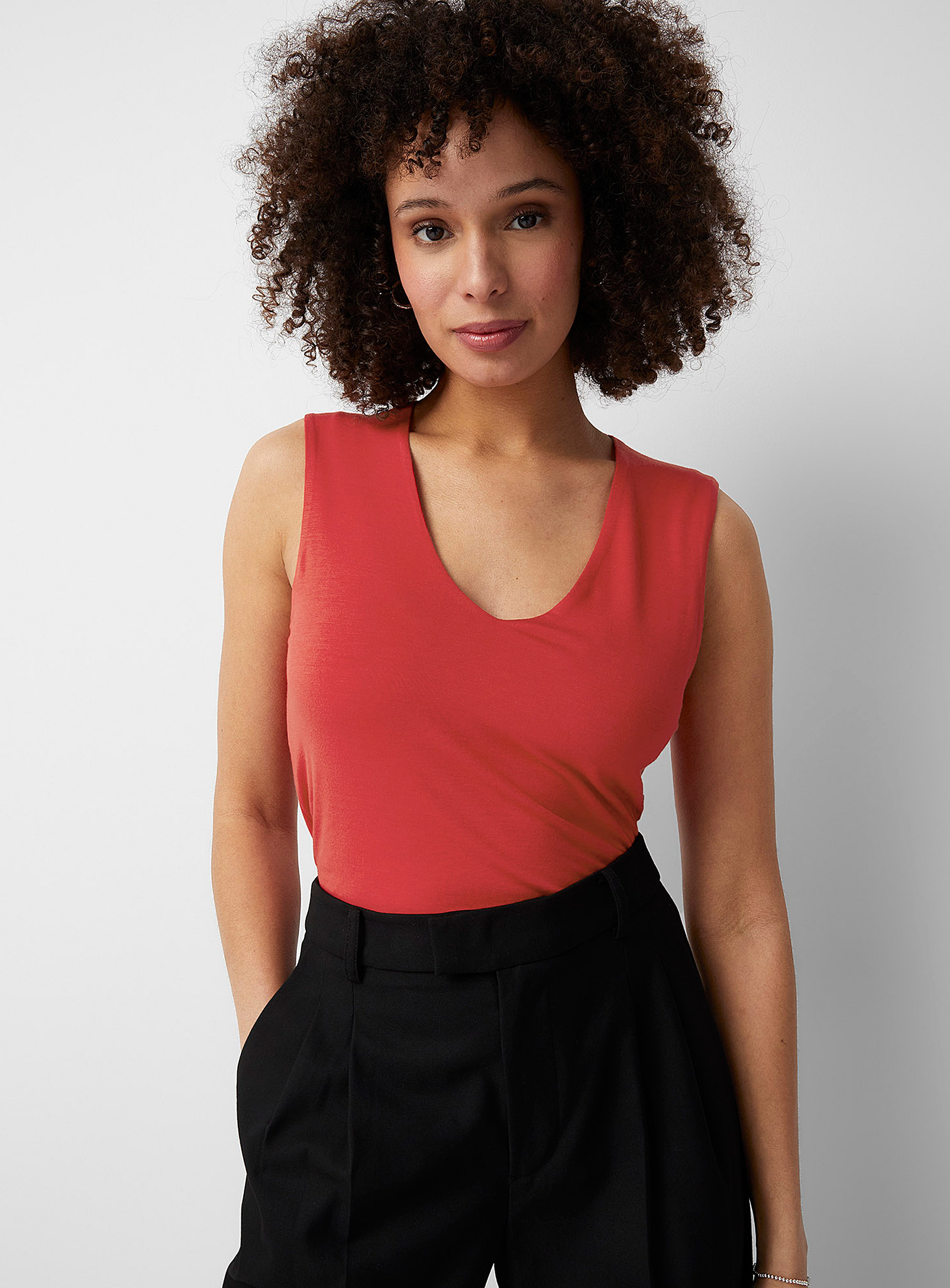 Contemporaine Soft Jersey V-neck Tank In Patterned Red