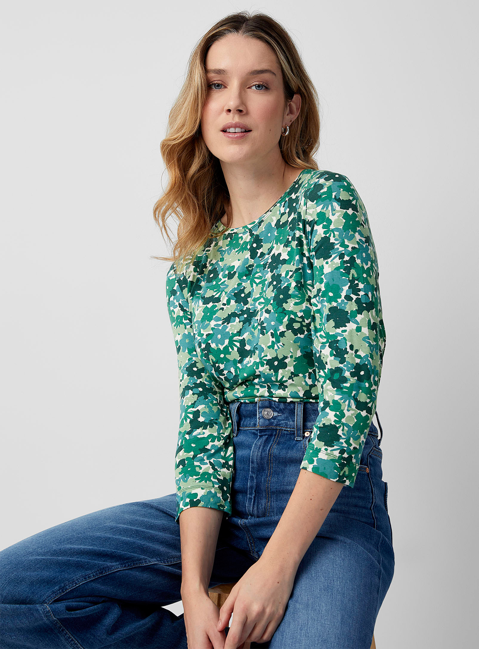 Contemporaine Flowy Print T-shirt In Patterned Green