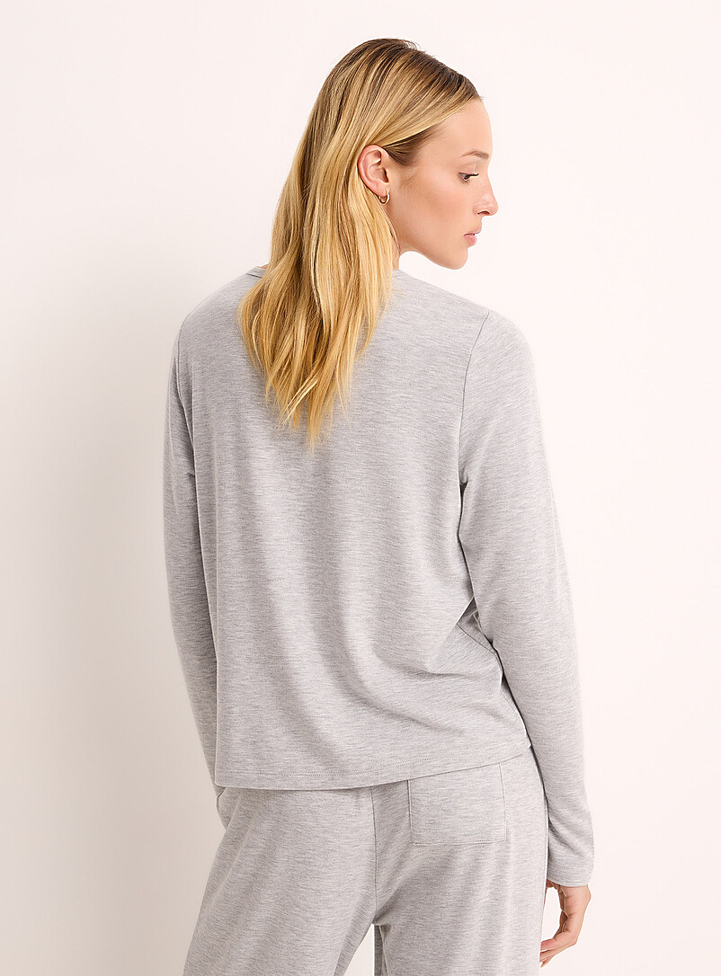 Solid fine knit sweater product image 3
