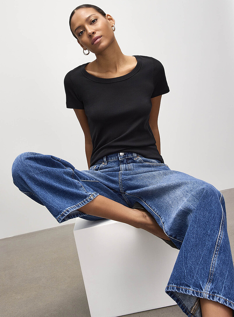 Scoop-Neck Fitted T-Shirt