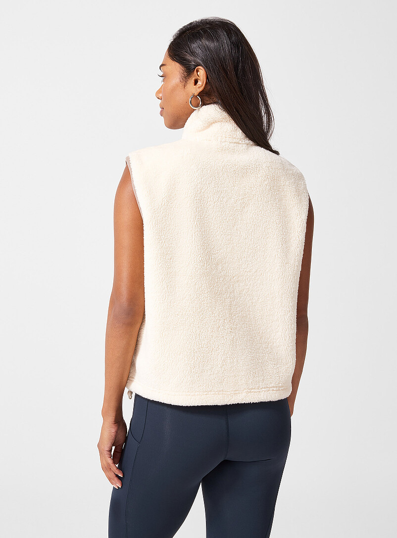 Ultra-soft sleeveless polar fleece jacket product image 2