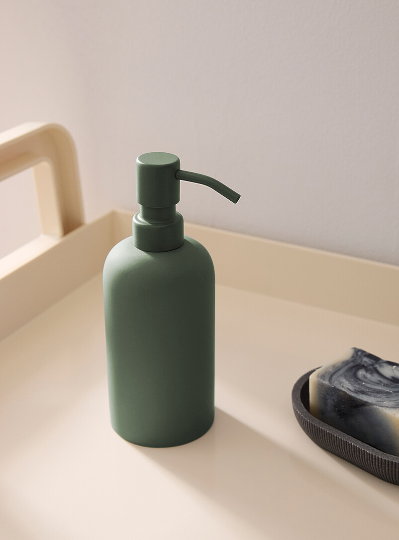 Matte finish soap pump product image (primary)