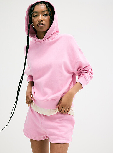 Twik: Le sweat droit &agrave; capuche Rose pour femme