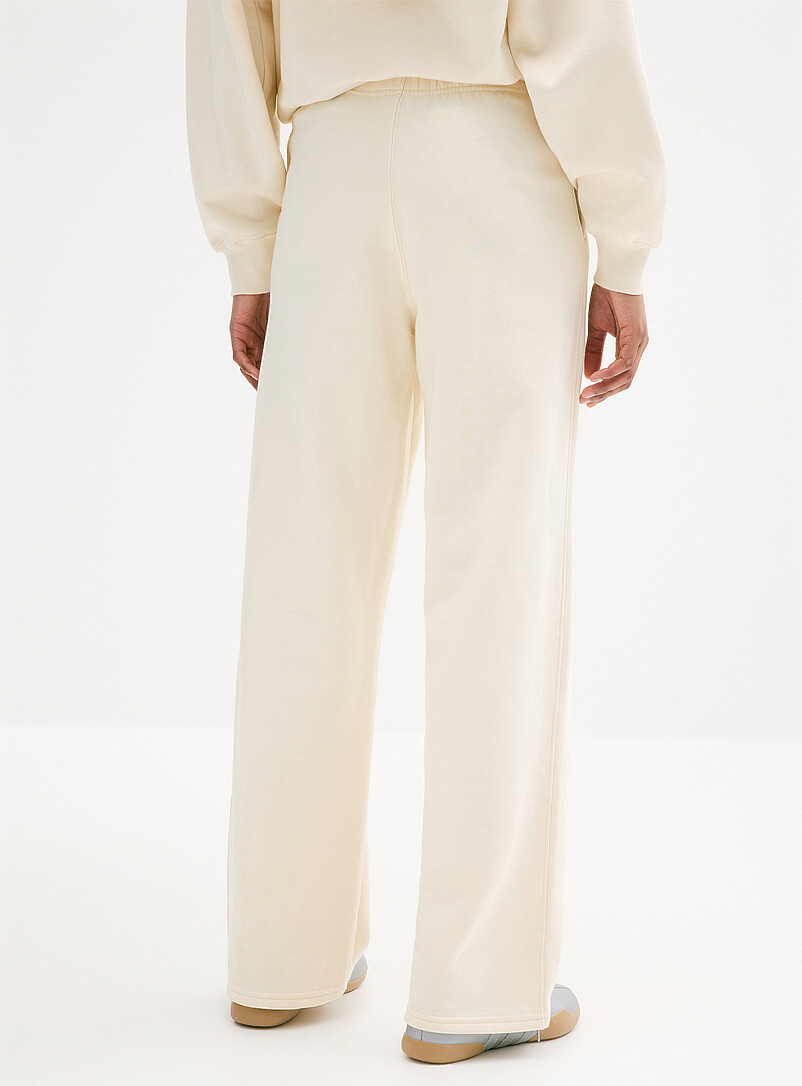 Twik: Le pantalon molleton droit Blanc cass&eacute; pour femme