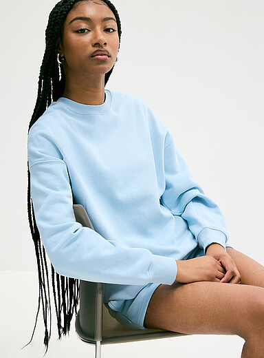 Twik: Le sweat col rond ample molleton Bleu p&acirc;le  pour femme