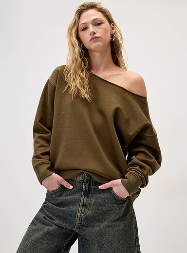 Le sweat &eacute;paule d&eacute;voil&eacute;e