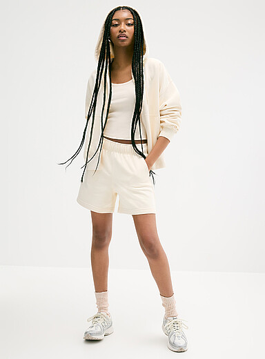 Le short molleton mi-cuisse