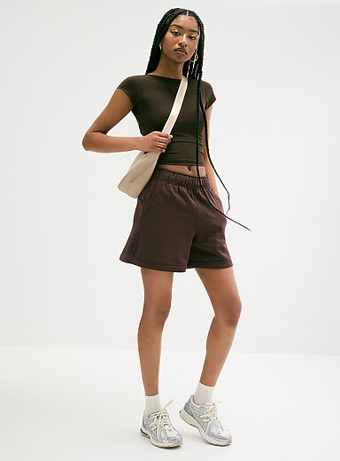 Mid-thigh fleece short