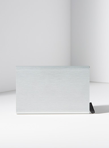 Aluminum card holder