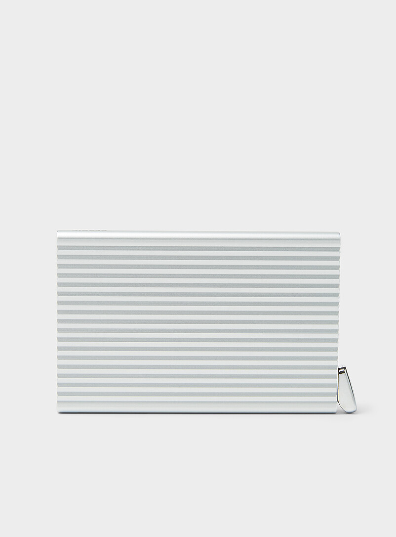 Premium+ Magsafe waffled aluminum card holder product image (primary)