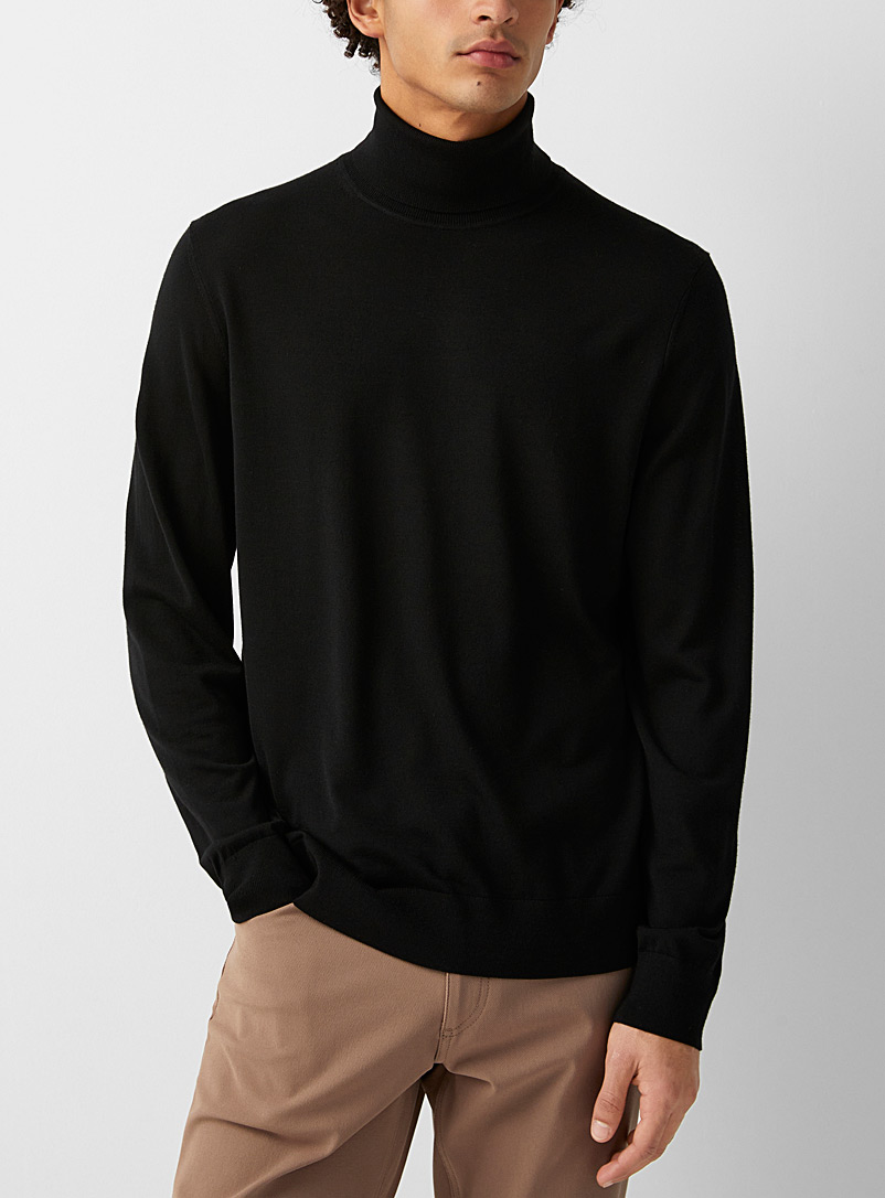 Theory Black Regal Wool merino wool turtleneck sweater for men