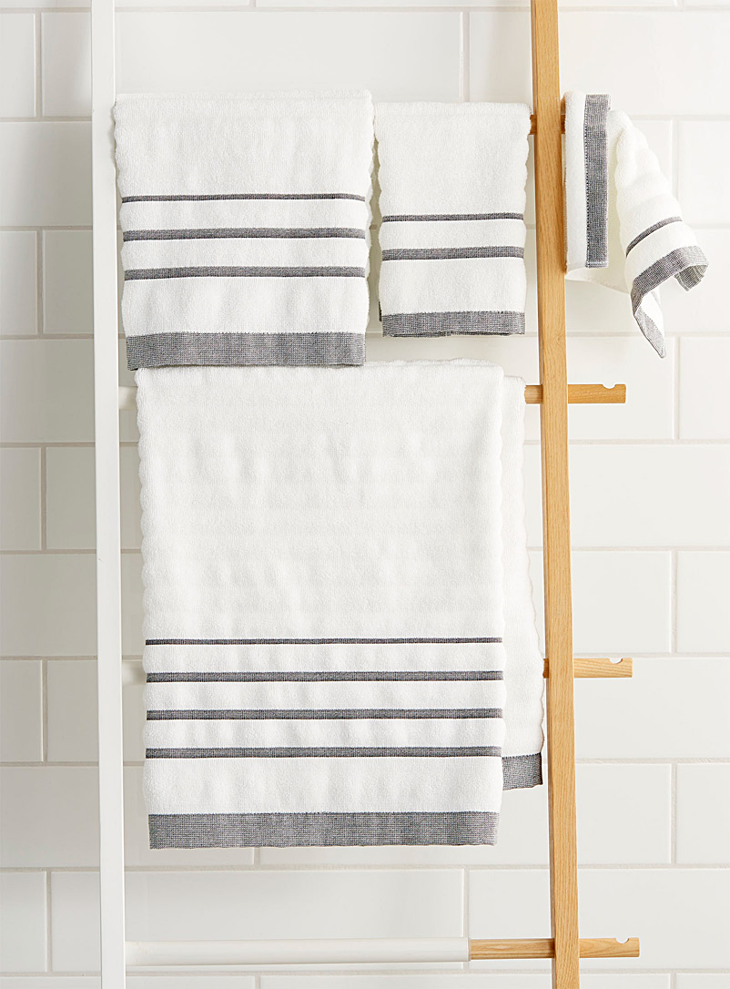 Simons Maison Patterned White Dynamic stripe towels