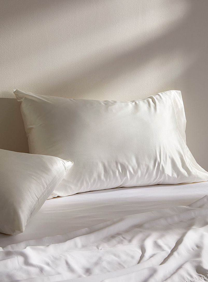 Simons Maison Ivory White Silky pillowcase