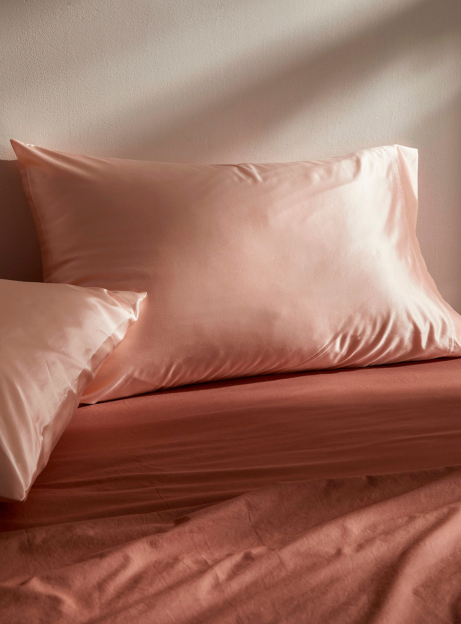 Simons Maison Silky Pillowcase 20 X 30 In In Dusky Pink