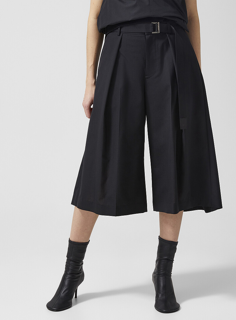 サカイ FABRIC COMBO CROPPED PANTS クロップドパンツ Cropped wide-leg wool pant | Sacai | | Simons
