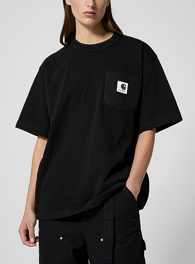 Sacai: Le t-shirt &agrave; fentes boutonn&eacute;es &agrave; logo Sacai x Carhartt Noir pour femme
