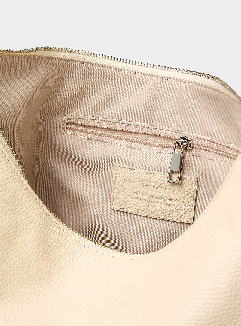 Simons: Le sac d'&eacute;paule XL cuir grenu minimaliste <b>Collection exclusive d'Italie</b> Noir pour femme