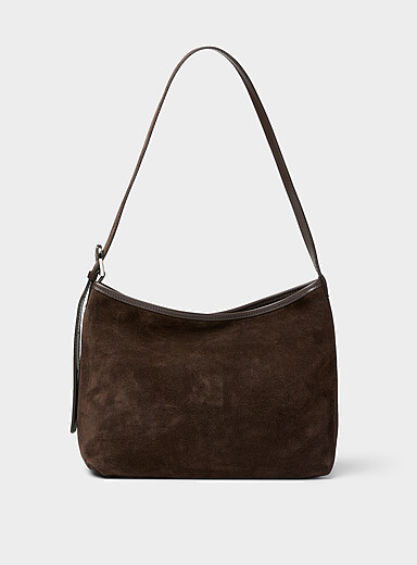 Le sac d'&eacute;paule su&egrave;de anse ceintur&eacute;e <b>Collection exclusive d'Italie</b>