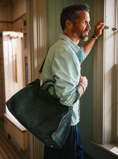 Suede weekender bag <b>Exclusive collection from Italy</b>