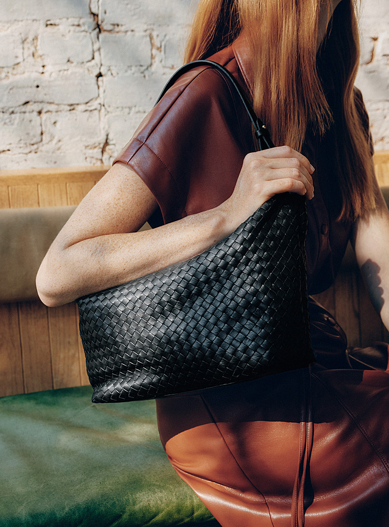 Simons Black Basketweave-like leather saddle bag Exclusive collection from Italy for women