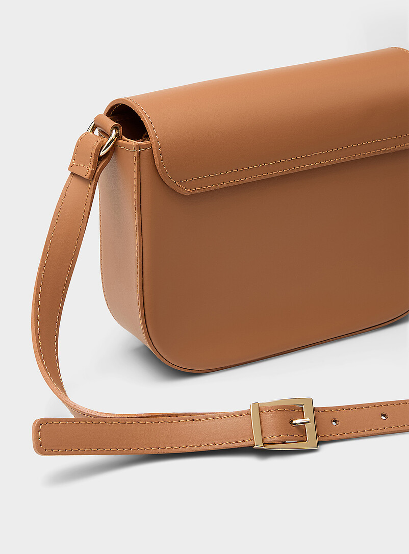 Simons Red Metal buckle leather saddle bag <b>Exclusive collection from Italy</b> for women