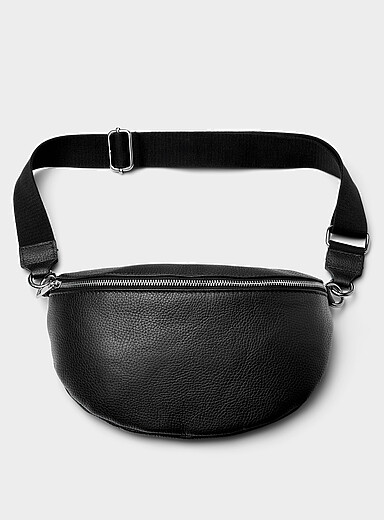 Le sac banane cuir grenu demi-lune <b>Collection exclusive d'Italie</b>