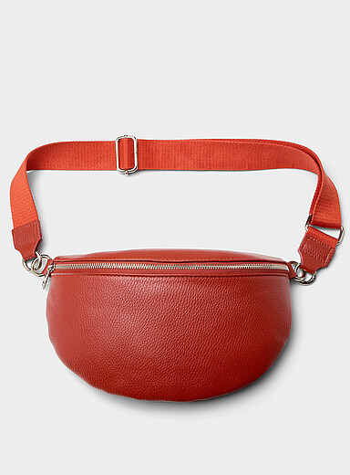 Le sac banane cuir grenu demi-lune <b>Collection exclusive d'Italie</b>