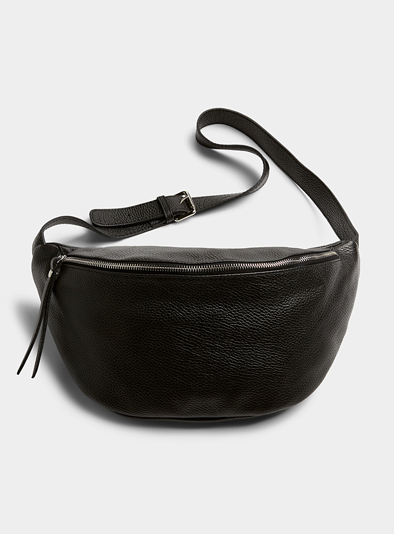 Le 31 Black Grained leather belt bag for men