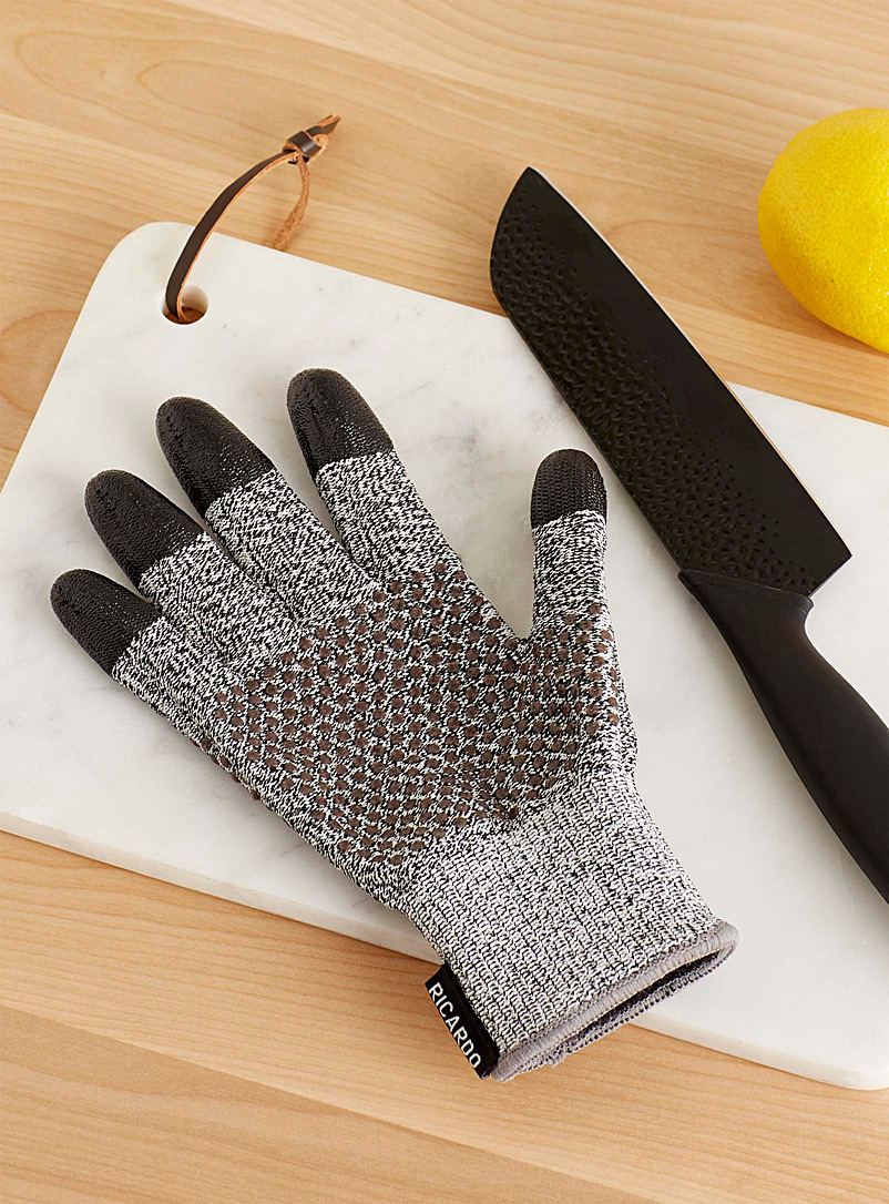Ricardo Grey Cut-resistant glove