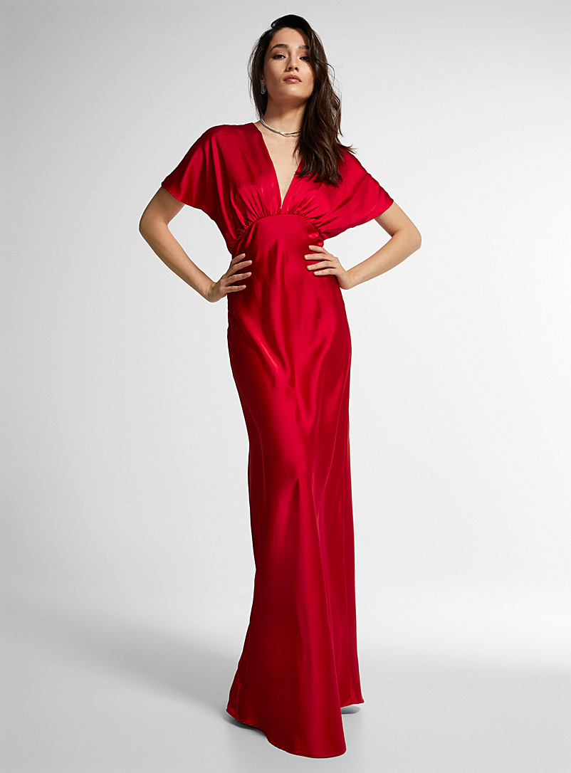 Icône Red Ruby plunging V-neck long satiny dress for women