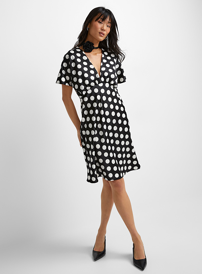 Icône Black and White Cap-sleeve polka dot satin dress for women