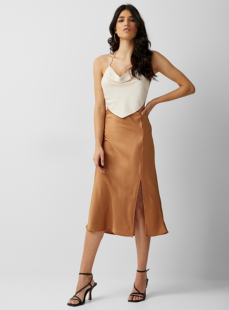 Icône Brown Satiny slitted midi skirt for women