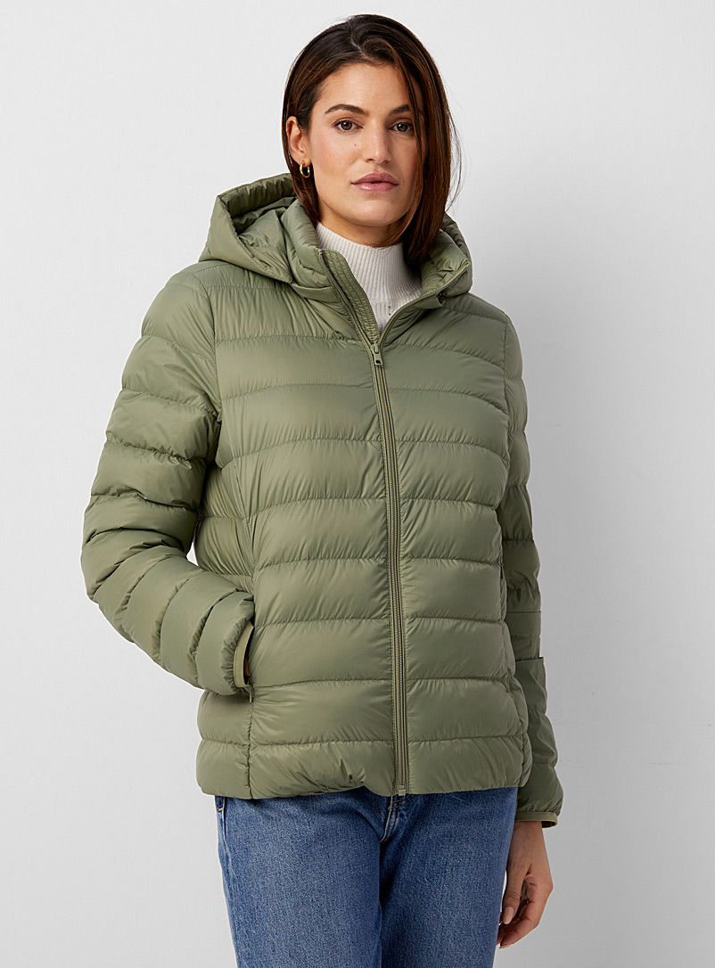 Contemporaine: La veste matelassée à capuche compressible Vert pour femme