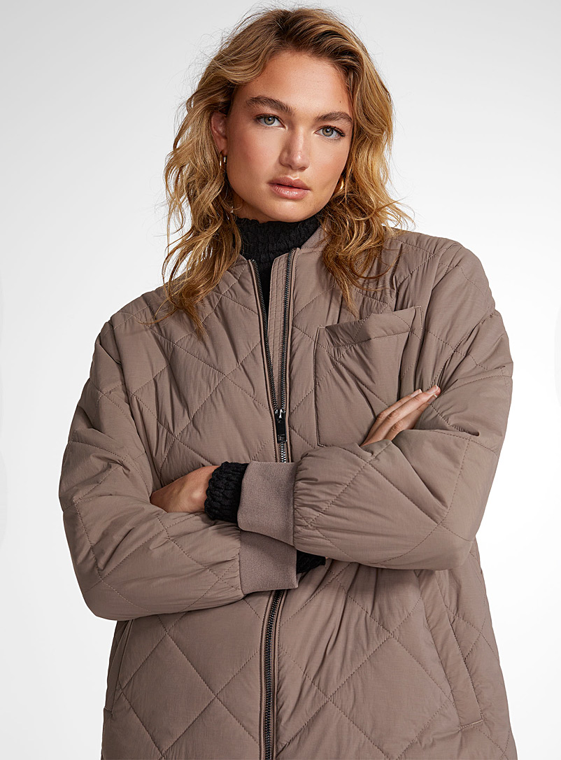 Icône Light Brown Patch pocket diamond pattern lightweight puffer jacket for women