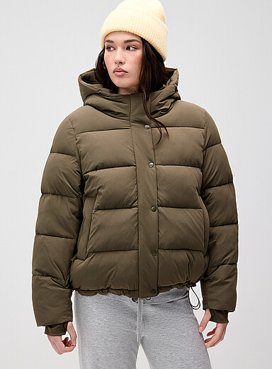 Twik: Le manteau bouffant court nylon doux Kaki - Sauge - Olive pour femme