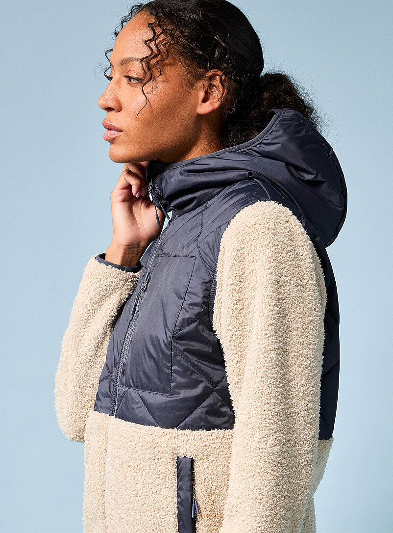 I.FIV5: La veste &agrave; capuche matelass&eacute; et polaire boucl&eacute; Bleu marine - Bleu nuit pour femme