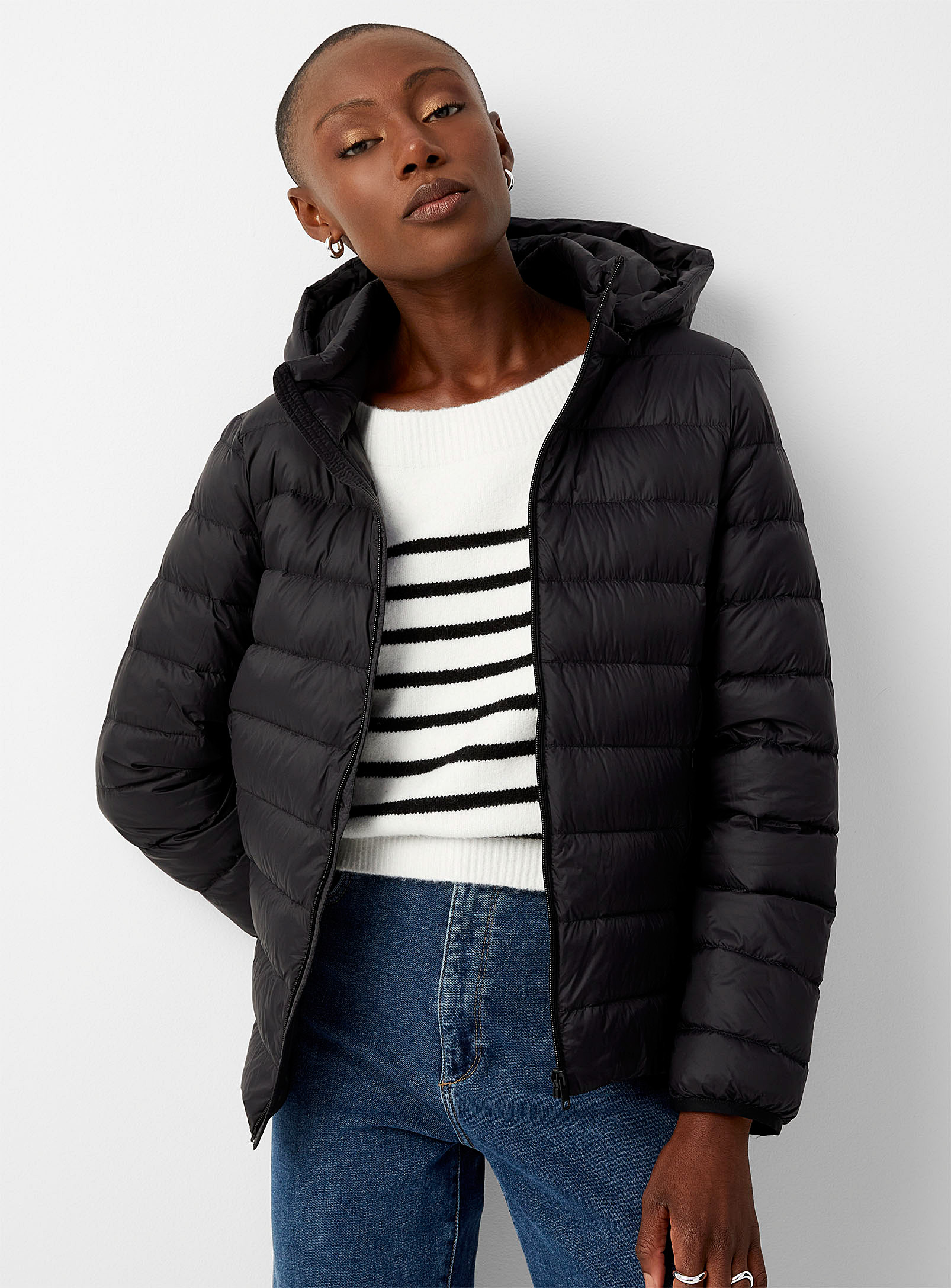 Contemporaine Packable Hooded Puffer Jacket In Black