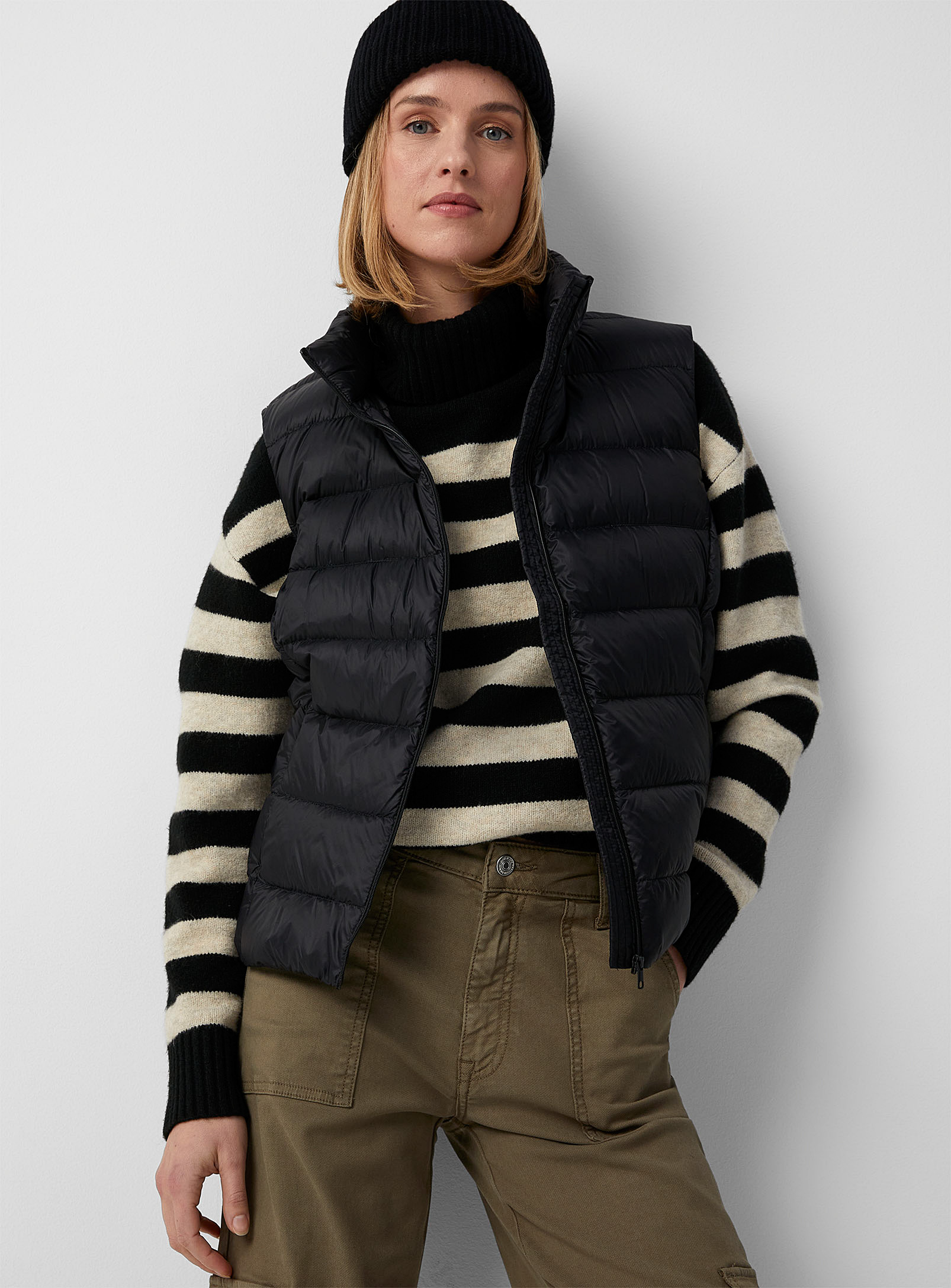 Contemporaine Packable Quilted Sleeveless Jacket In Black